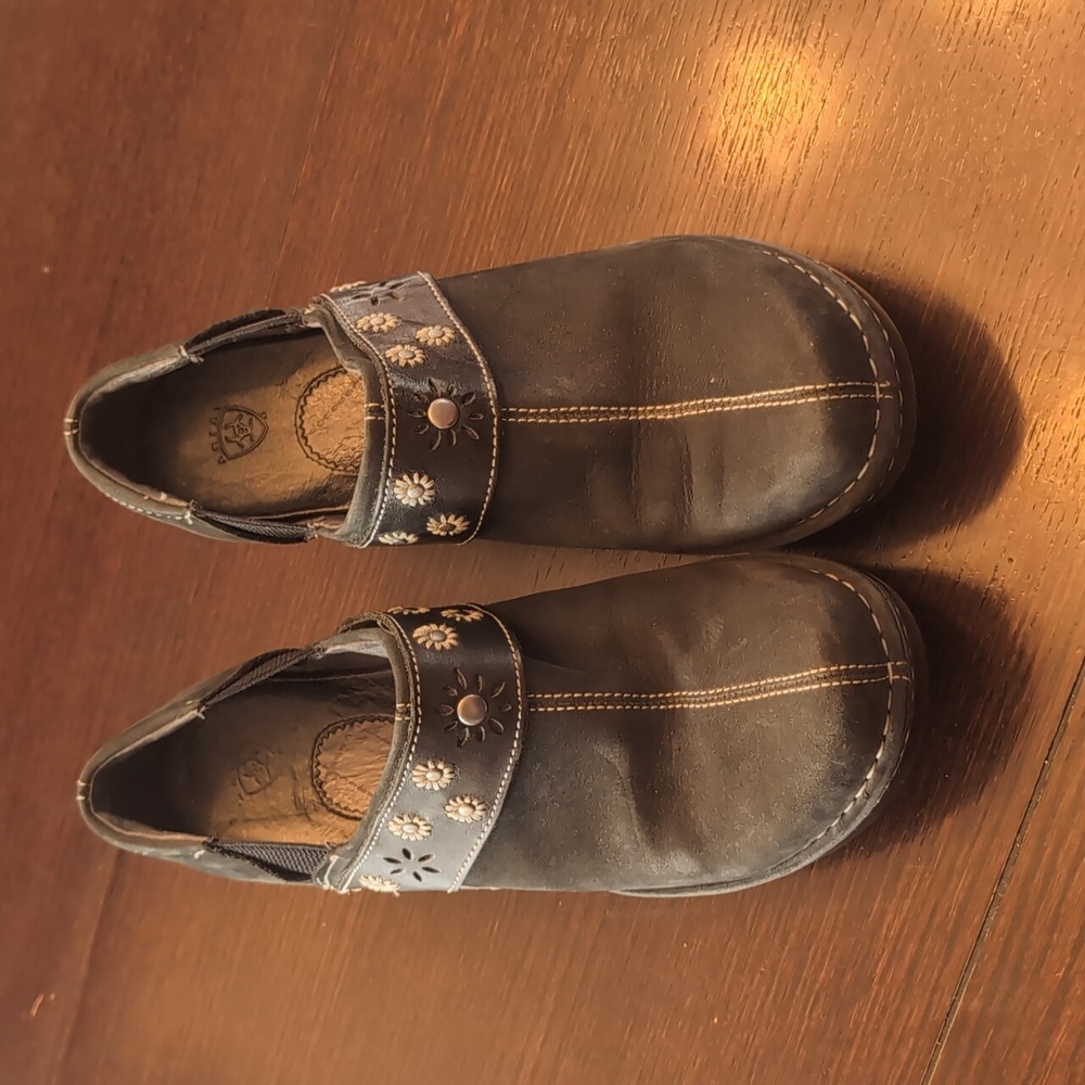Ariat Western Grayish Black Suede Clog